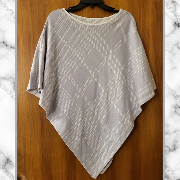 °°CHICO'S REVERSIBLE PONCHO°° - Picture 3 of 4